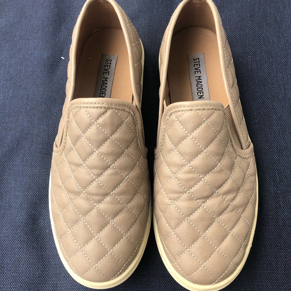 Steve Madden Quilted Slides 8.5